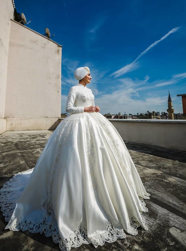 MLM 38 Prenses Kesim Tesettür Hakim Yaka Gelinlik