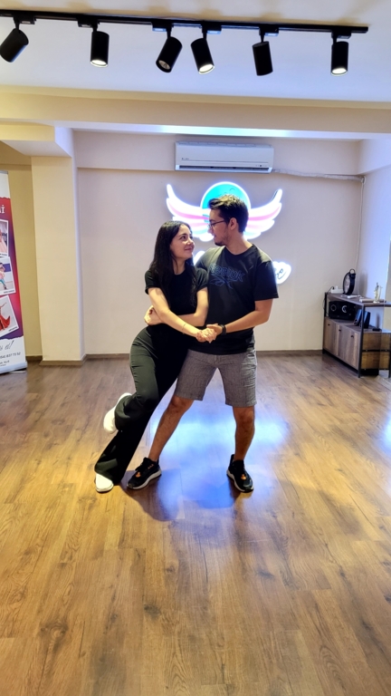 Mi Amor Dans Akademi 