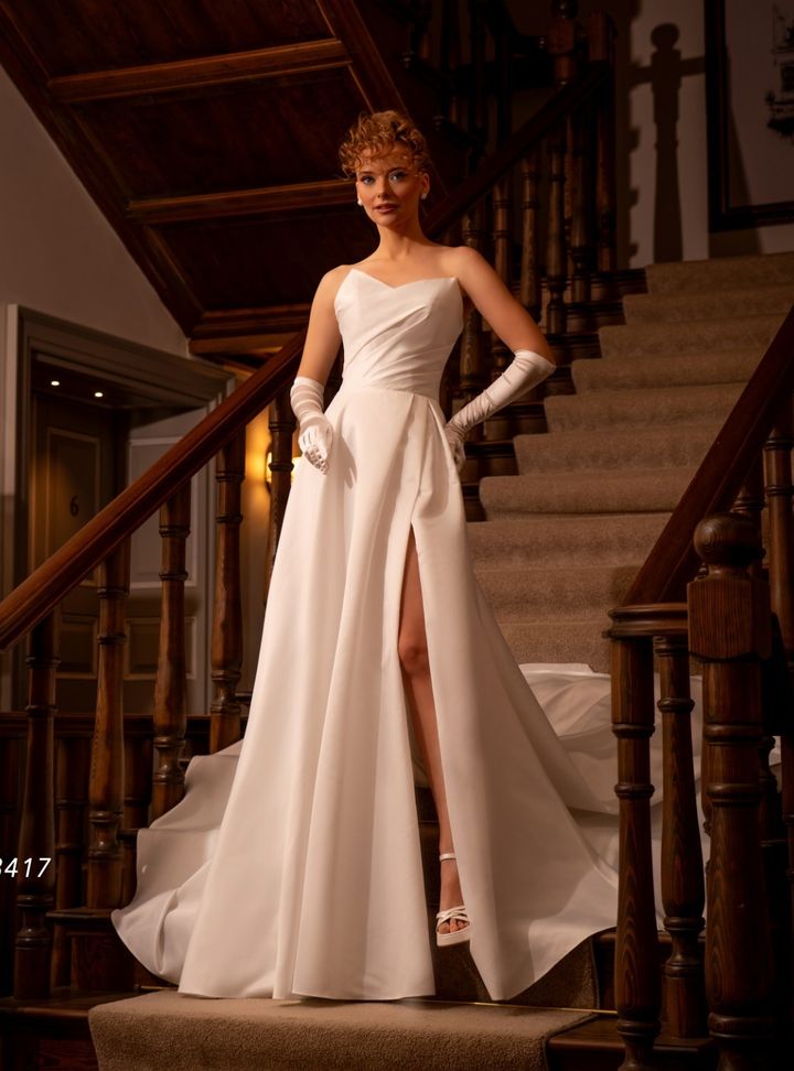 Straplez Düz Kesim Gelinlik