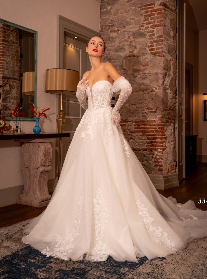 Düşük Omuz A Kesim Gelinlik