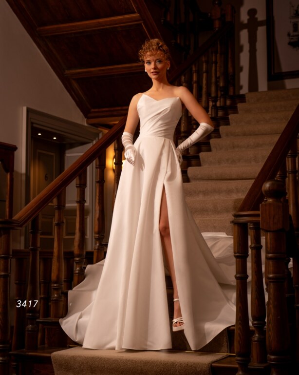 Straplez Düz Kesim Gelinlik