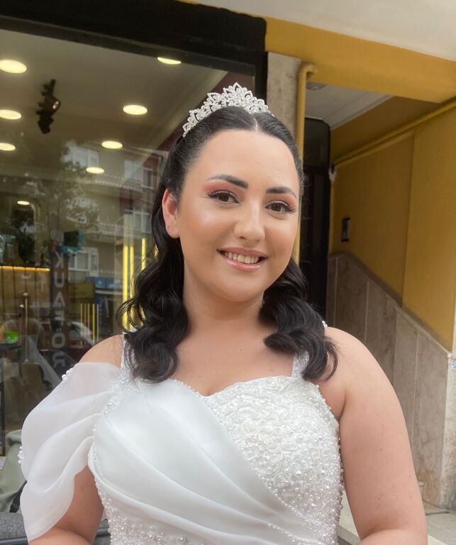 Ewo Studio Kuaför ve  Güzellik Merkezi