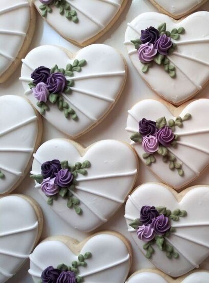 Çiçekli Kalpli Kurabiye