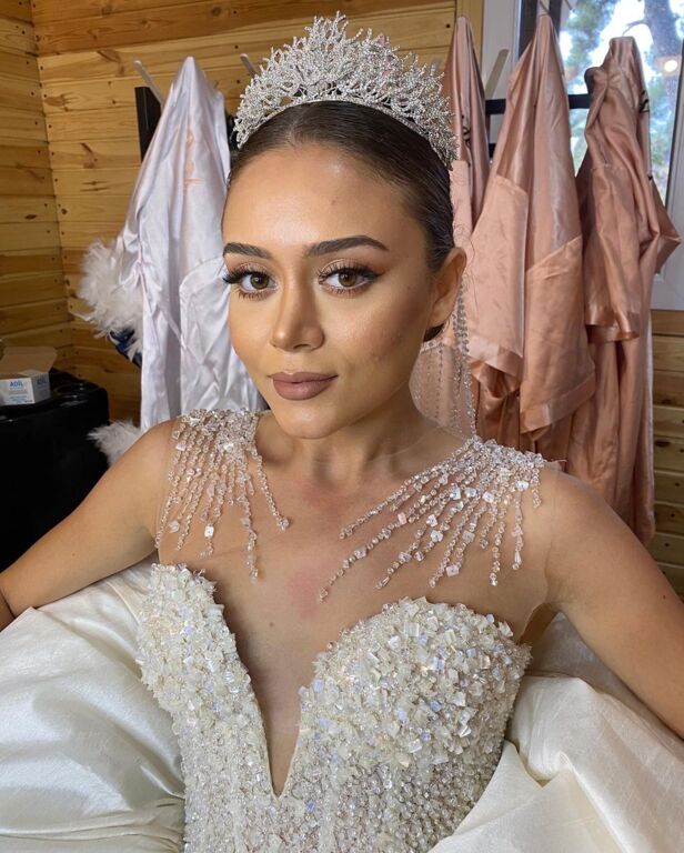 Make up By Özge Burcu Hair Design