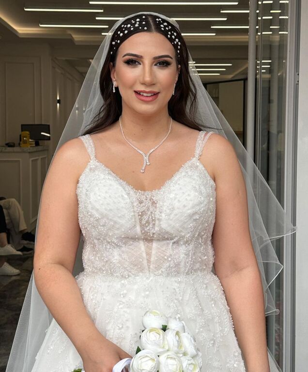 Make up By Özge Burcu Hair Design