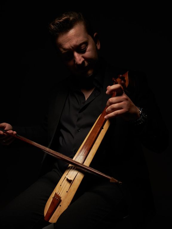 Anıl Yılmaz Kemençe Sanatçısı