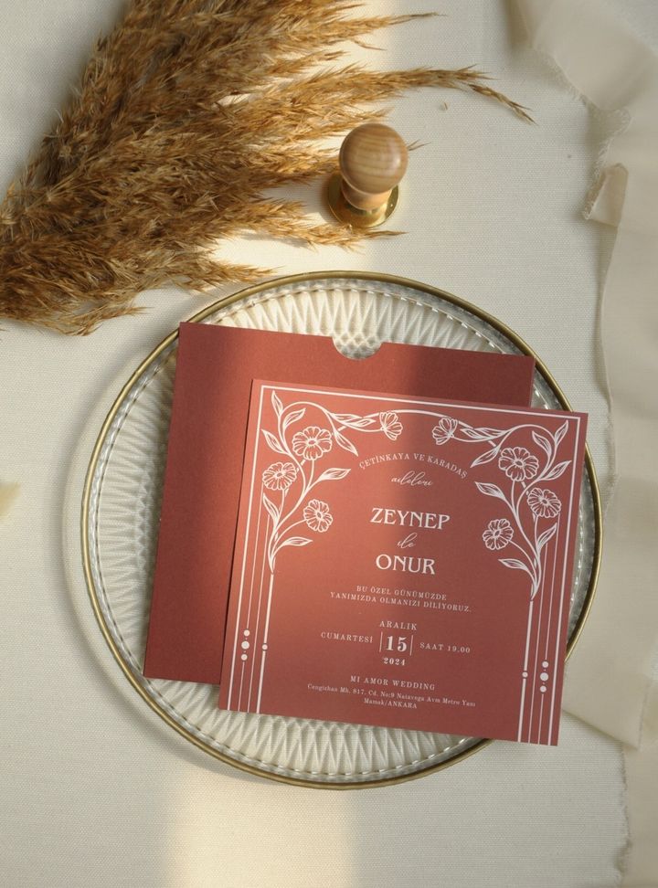 Çiçek Baskılı Kare Davetiye 