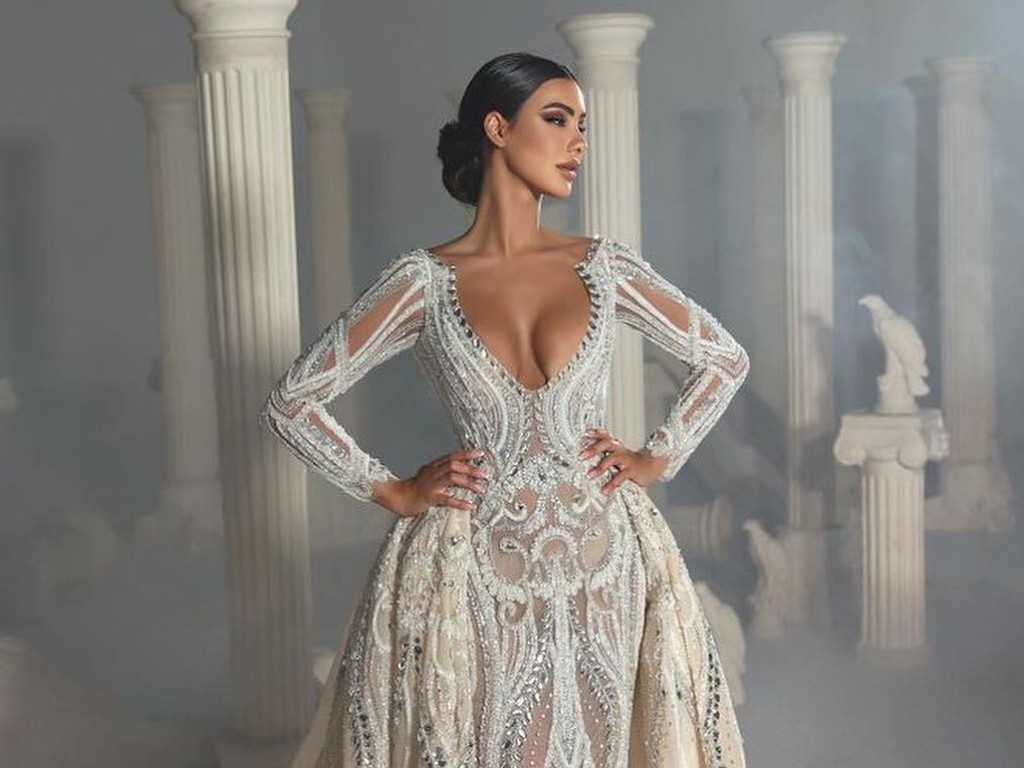 ZGG-447-25 Prenses Kesim Vintage V Yaka Gelinlik