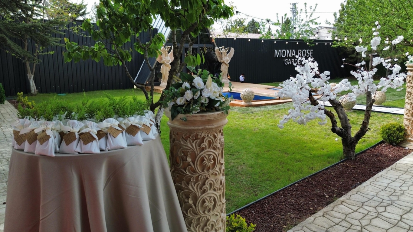 Mona Rose Garden İncek