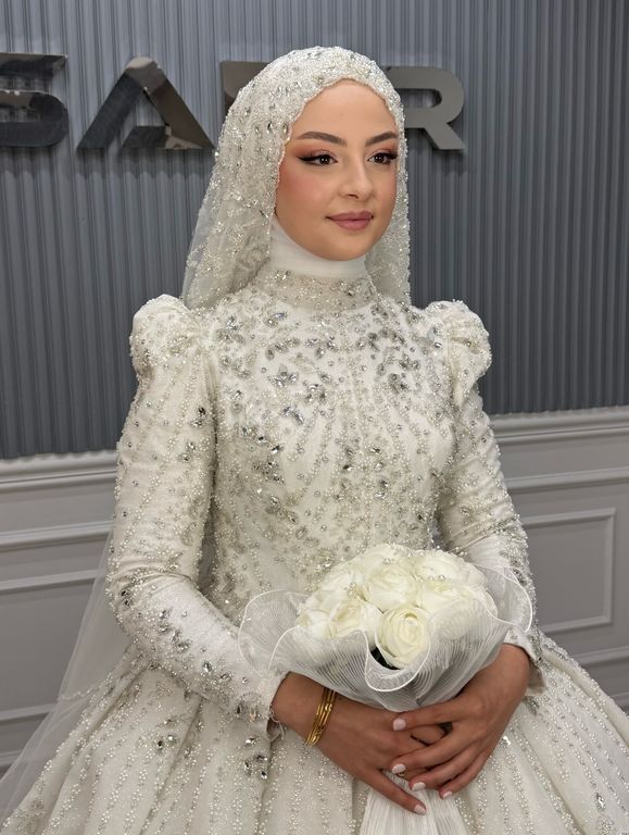 Safir Hair Makeup - 2608441