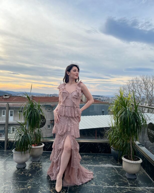 Tuğçe Ayas Abiye Gelinlik Kiralama