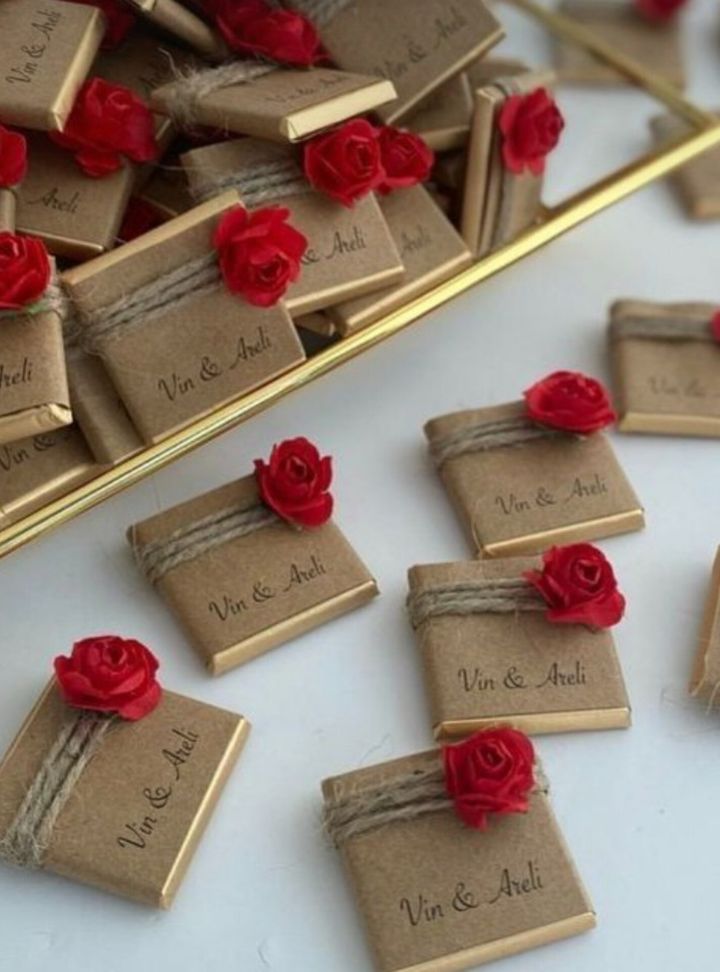 Gül Detaylı Kraft Kaplama Çikolata