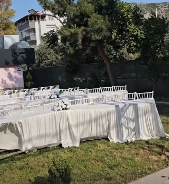 Antik Konak Kır Bahçesi