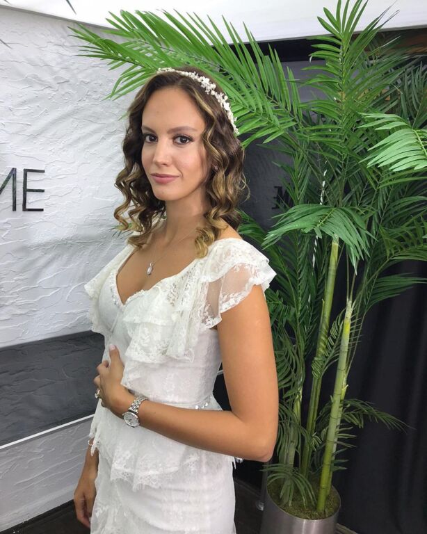 Freelands Make-Up Artist