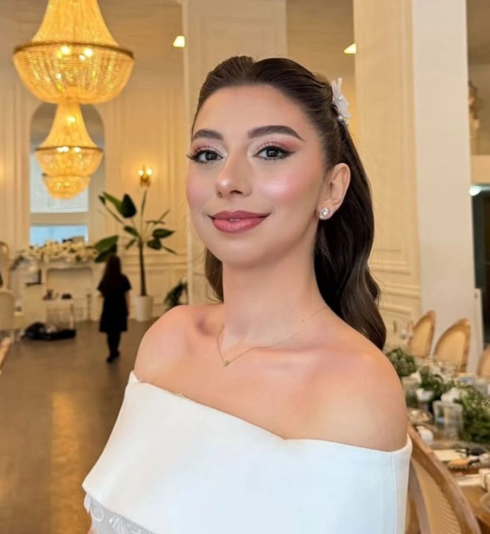 Ayşe Aktaş Hair Stylist - 2608116