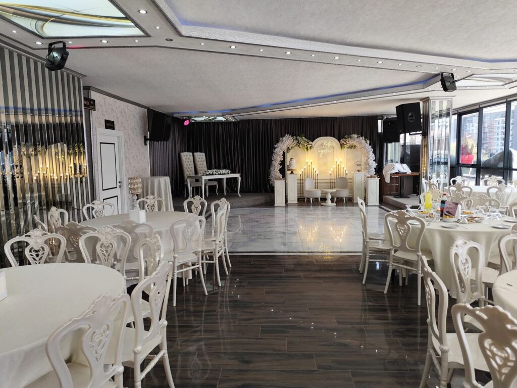 İnci Saray Kehribar Teras Salonu