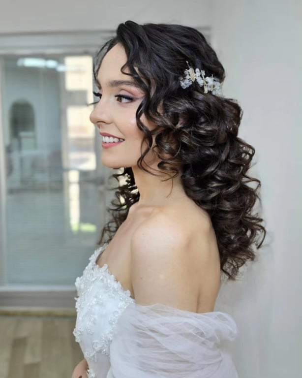 Hilal Birinci Bridal Hair Make-up Studio