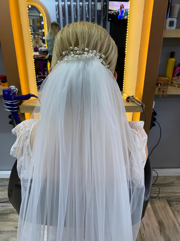 Filiz Akın Hair & Beauty