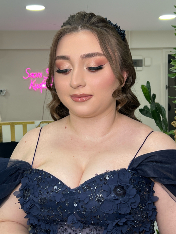 Cansın Hair & Make Up