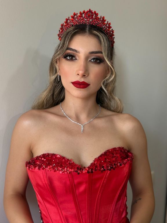 Özlem Karakoç Hair Make Up Artist