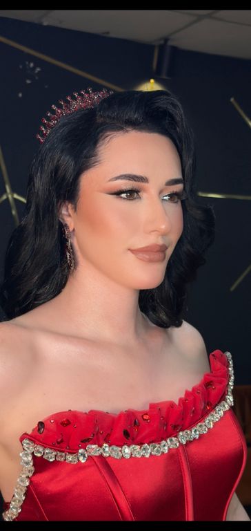 Özlem Karakoç Hair Make Up Artist