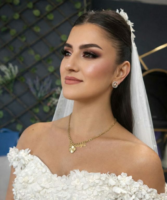 Özlem Karakoç Hair Make Up Artist
