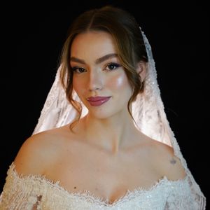 Özlem Karakoç Hair Make Up Artist