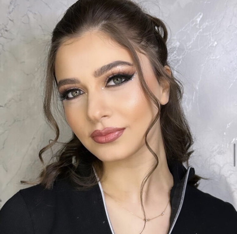Özlem Avan Make Up