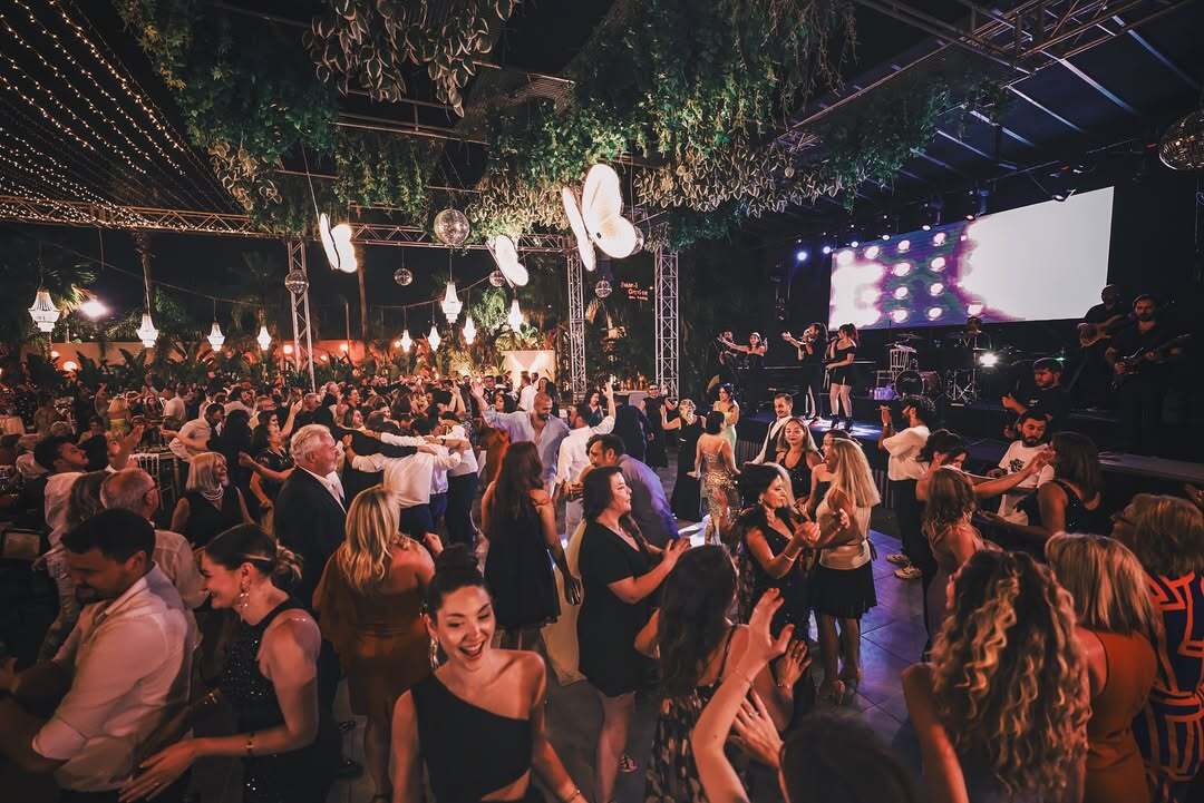 Artı Bir Orkestrası