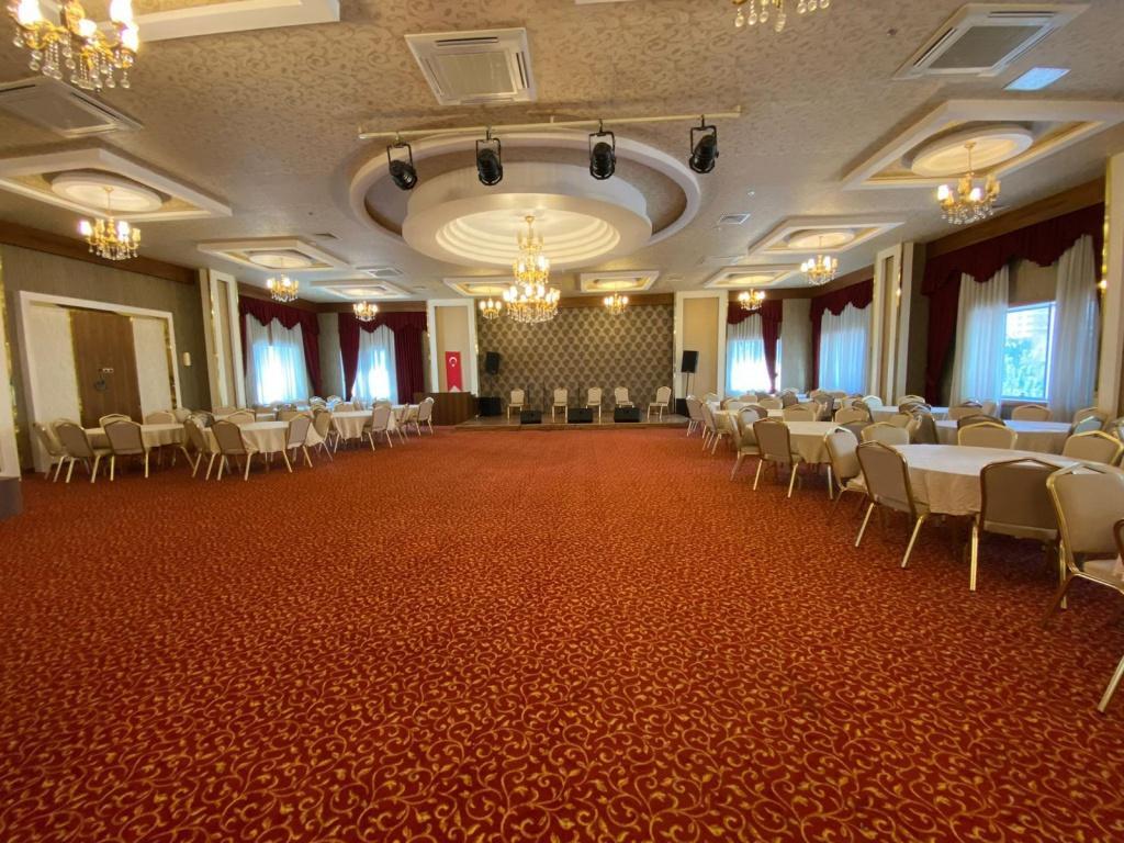 Onikiler Öğretmenevi