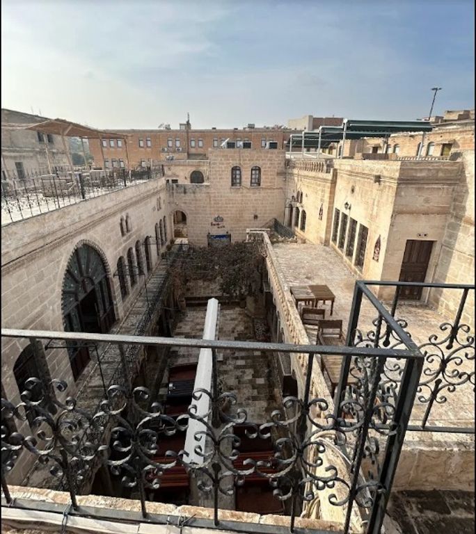 Şahanoğlu La Riva Konakları