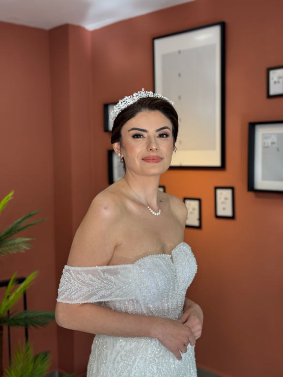 Emre Gümüş Saç Tasarım & Makyaj