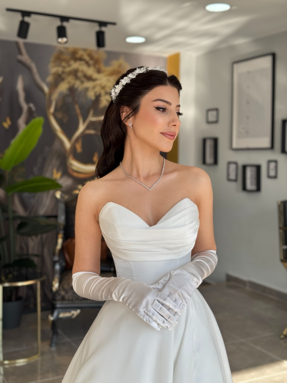 Emre Gümüş Saç Tasarım & Makyaj