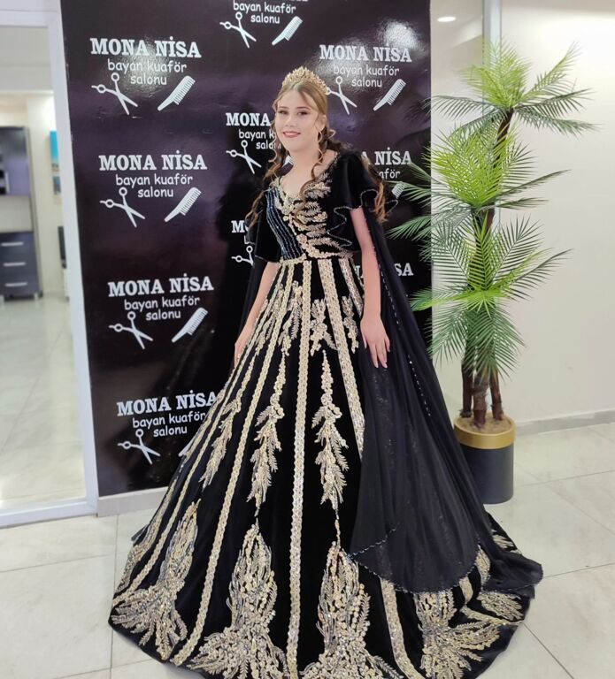 Mona Nisa Bayan Kuaförü
