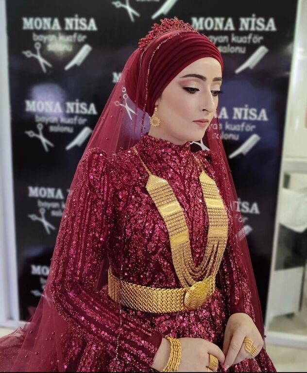 Mona Nisa Bayan Kuaförü