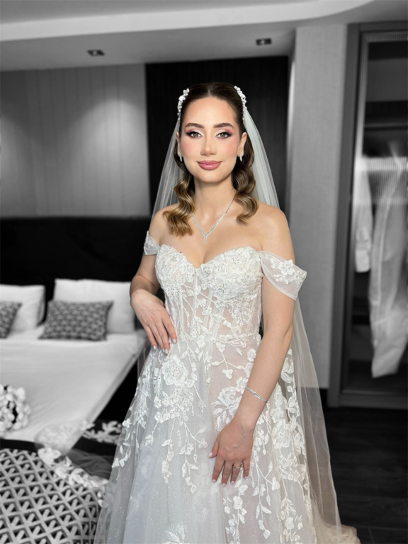 Yeliz Yeşim Makeup