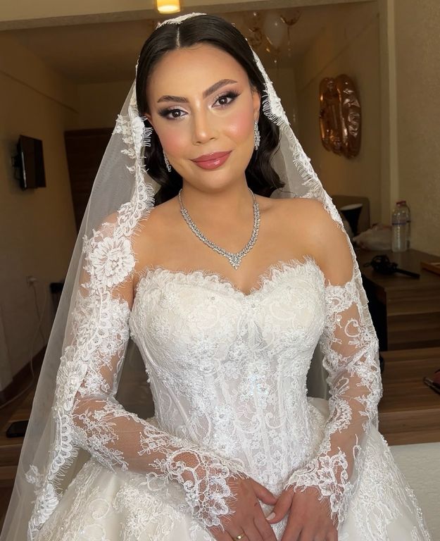 Yeliz Yeşim Makeup