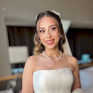 Yeliz Yeşim Makeup