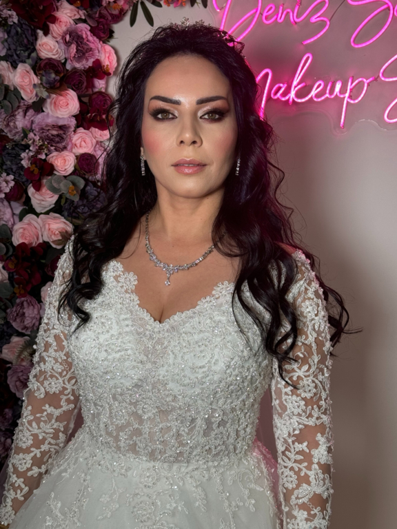 Deniz Sarafoğlu Makeup Studio