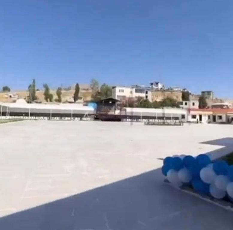 Mardan Palace Van