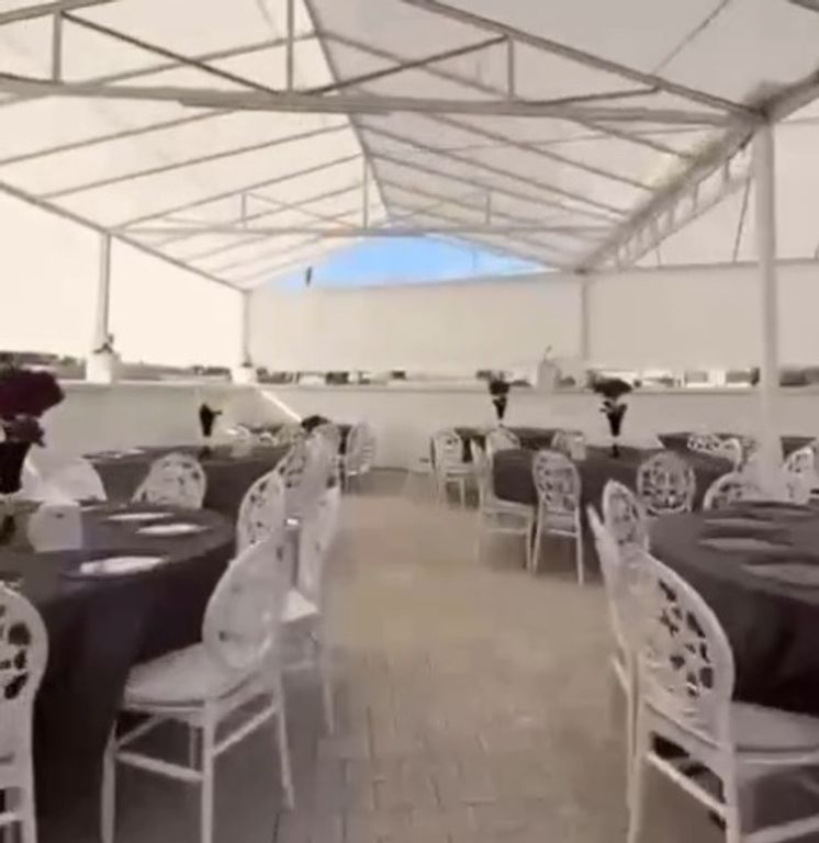 Mardan Palace Van