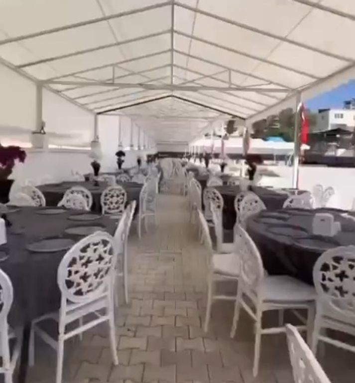Mardan Palace Van