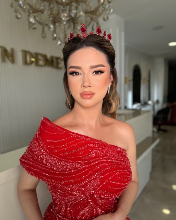 Nasim Amiri Make-up Artist