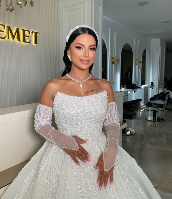 Nasim Amiri Make-up Artist