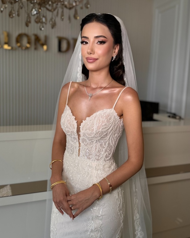 Nasim Amiri Make-up Artist