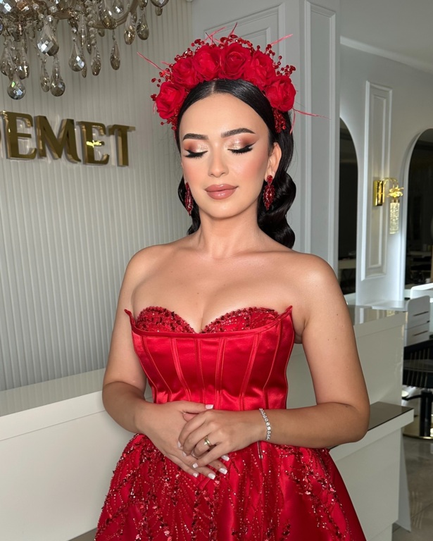 Nasim Amiri Make-up Artist