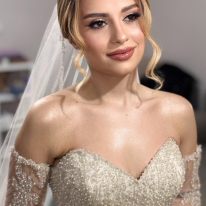 Nasim Amiri Make-up Artist