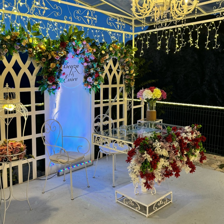 Tılsım Butik Kır Bahçesi & Salon