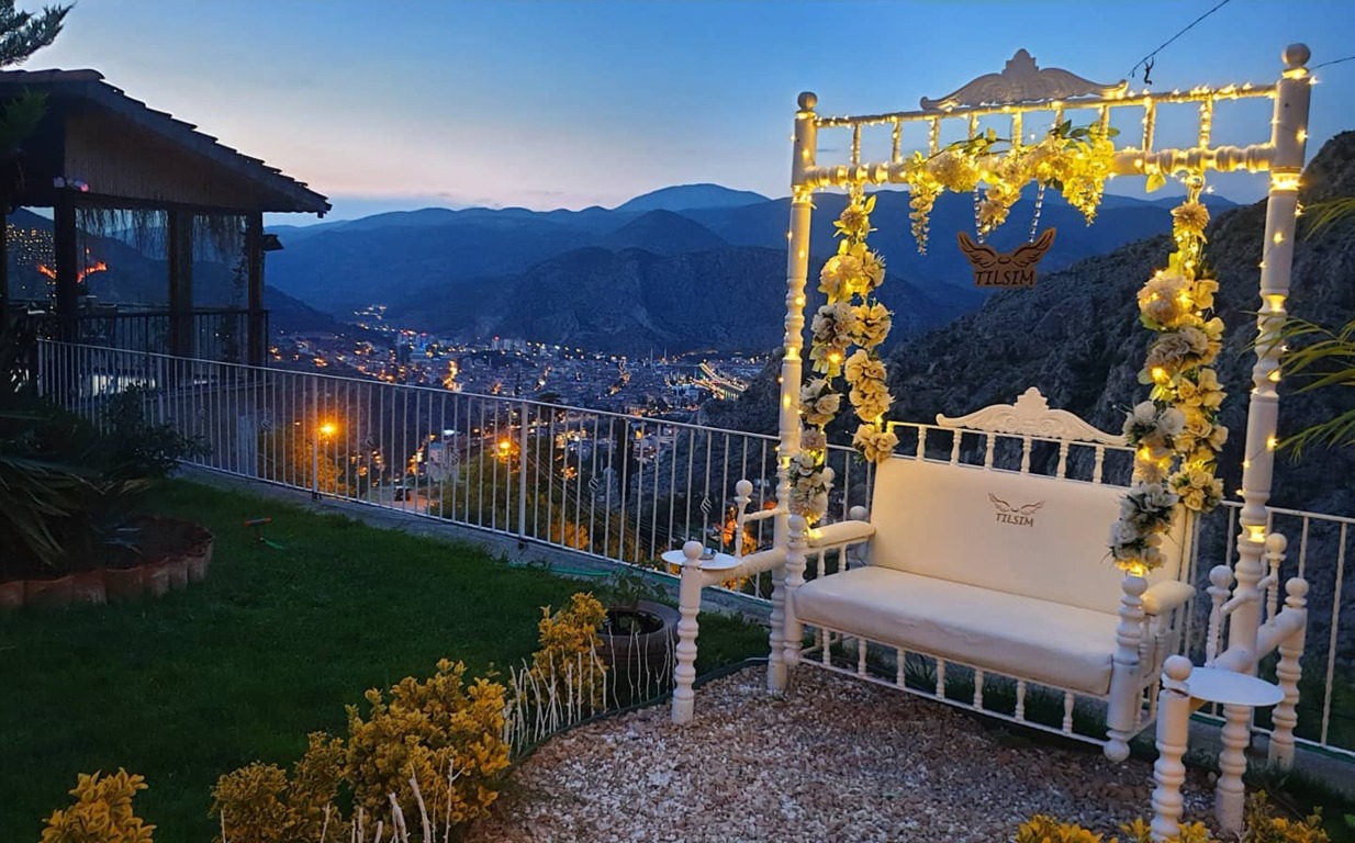 Tılsım Butik Kır Bahçesi & Salon