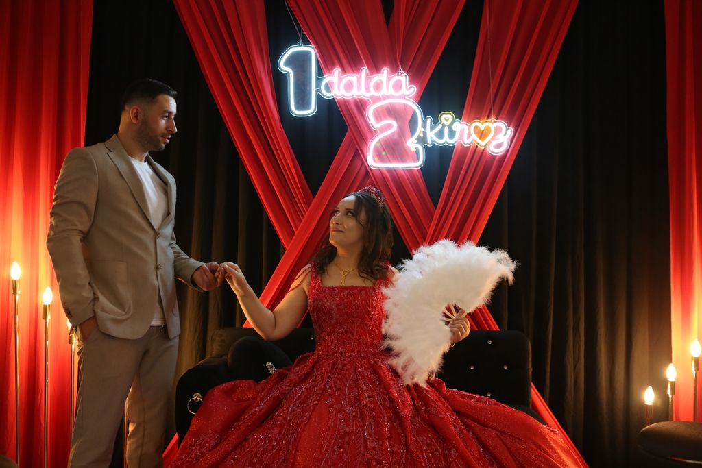 Kiraz & Gülce Davet Kına Evi